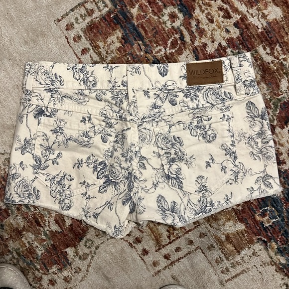 WILDFOX LARA TOILE FLORAL DENIM SIZE 26 - Picture 4 of 6